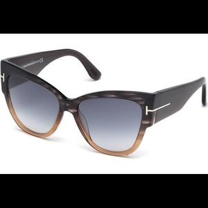 Tom Ford Sunglass Anoushka TF 371 20B